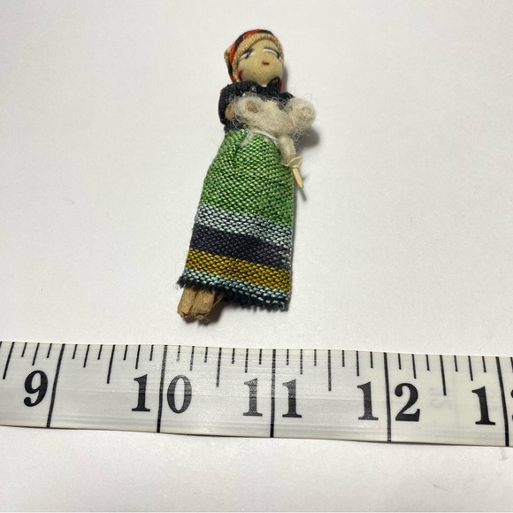 Primitive Folk Art Doll Brooch Pin - Picture 3 of 4